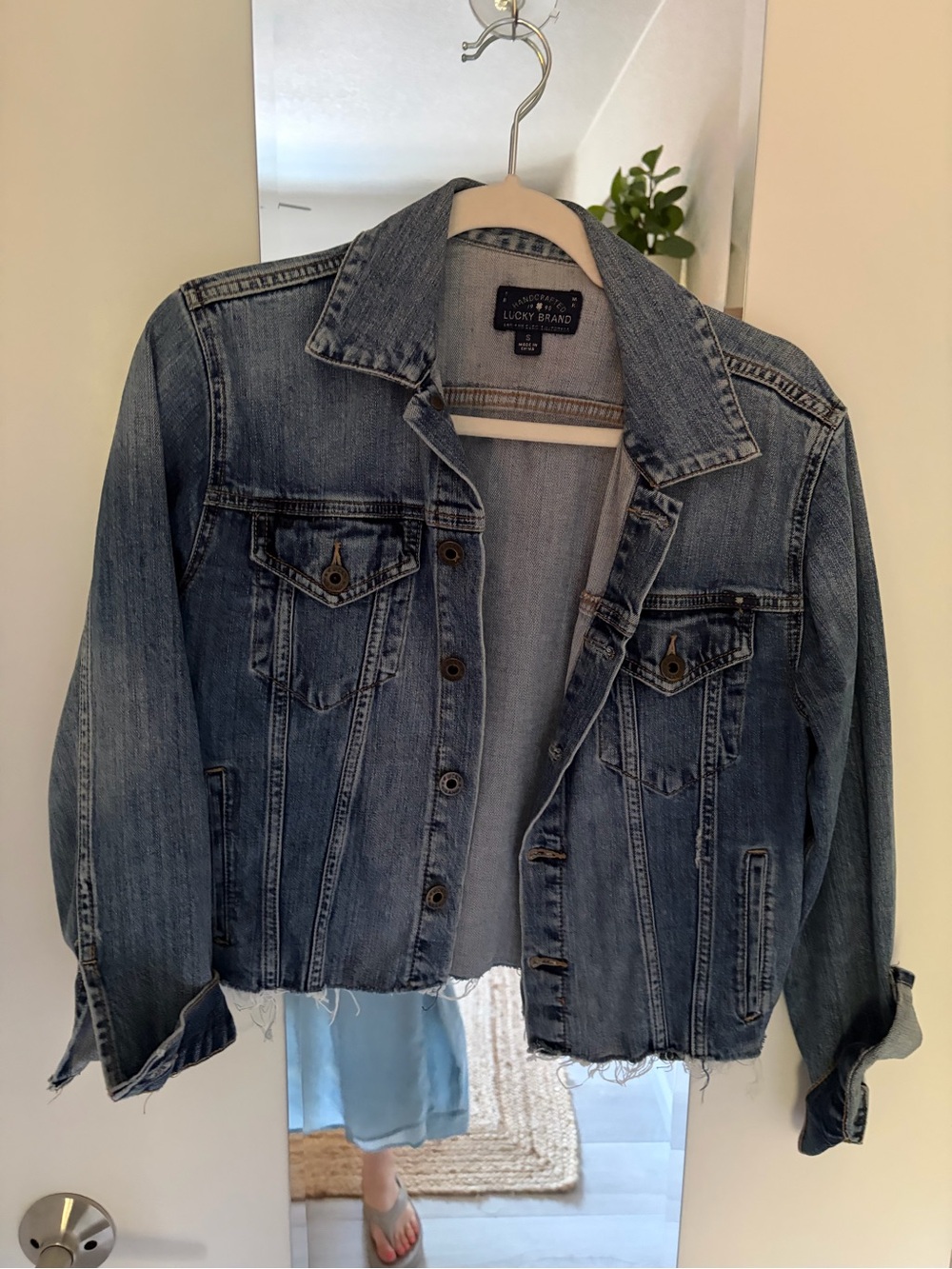 Lucky Brand Women's Cropped Trucker Medium Wash Denim Jacket